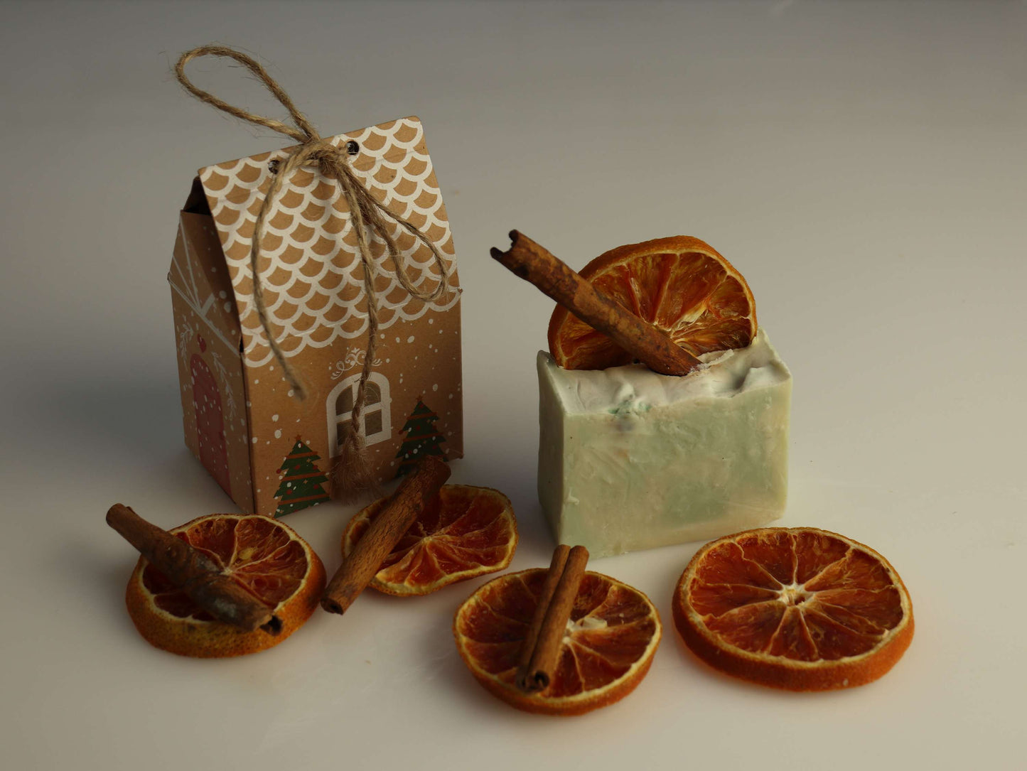 Figs and Cassis in a Christmas House  image 0